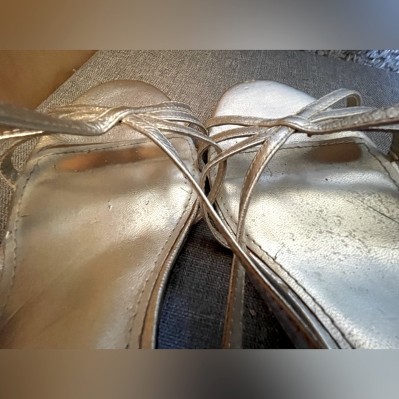 Lauren Ralph Lauren Strappy Gold Slingback Sandal! Size 7.5. See Notes & Photos! - Picture 12 of 16